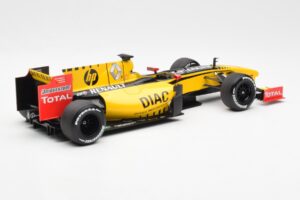 Renault R30 R. Kubica / V. Petrov F1 Showcar 2010 Minichamps 1:18 7711428831 Kov – obrázek 2 z 6