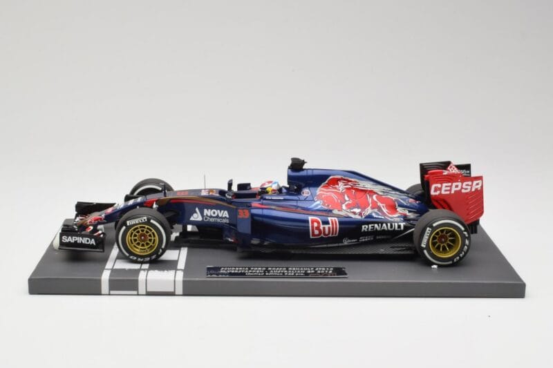 Scuderia Toro Rosso STR10 Renault #33 M. Verstappen Australian GP 2015 Minichamps 1:18 117150033 Pryskyřice