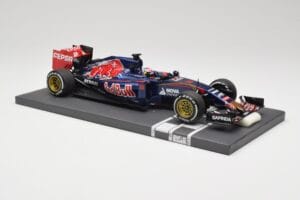 Scuderia Toro Rosso STR10 Renault #33 M. Verstappen Australian GP 2015 Minichamps 1:18 117150033 Pryskyřice – obrázek 4 z 7