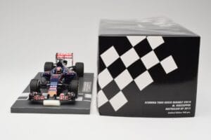 Scuderia Toro Rosso STR10 Renault #33 M. Verstappen Australian GP 2015 Minichamps 1:18 117150033 Pryskyřice – obrázek 6 z 7
