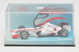 Super Aguri SA05 Honda #22 T. Sato 1st GP Bahrain 2006 Minichamps 1:43 518064322 Kov – obrázek 4 z 5