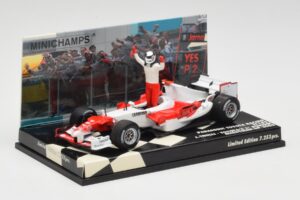 Toyota TF105 #16 J. Trulli Malaysia GP Podium 2005 Minichamps 1:43 400050116 Kov – obrázek 2 z 4