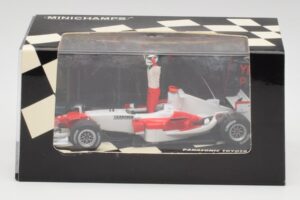 Toyota TF105 #16 J. Trulli Malaysia GP Podium 2005 Minichamps 1:43 400050116 Kov – obrázek 4 z 4