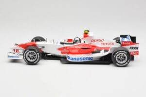Toyota TF107 #12 J. Trulli F1 Launch Livery 2007 Minichamps 1:18 AM601321 Kov – obrázek 3 z 6