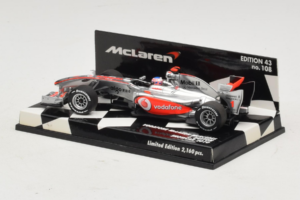 Vodafone McLaren Mercedes MP4-25 J. Button F1 Showcar 2010 Minichamps 1:43 530104371 Kov – obrázek 3 z 5
