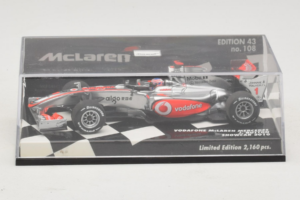 Vodafone McLaren Mercedes MP4-25 J. Button F1 Showcar 2010 Minichamps 1:43 530104371 Kov – obrázek 5 z 5