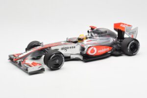 McLaren MP4-24 #1 L. Hamilton 2009 Dealer Edition Minichamps 1:18 503091801 Kov