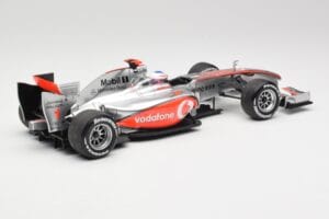 McLaren MP4-25 Vodafone #1 J. Button F1 2010 Minichamps 1:18 530101871-R1 Kov – obrázek 2 z 7