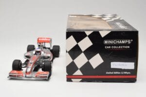 McLaren MP4-25 Vodafone #1 J. Button F1 2010 Minichamps 1:18 530101871-R1 Kov – obrázek 6 z 7