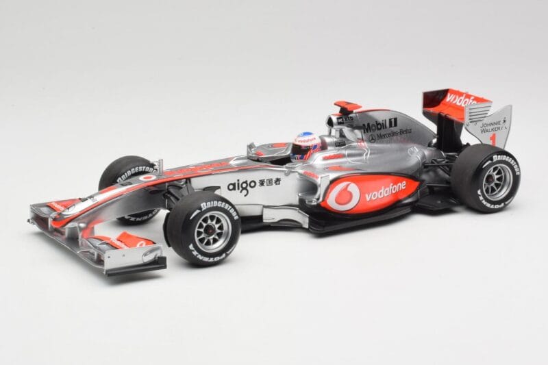McLaren MP4-25 Vodafone #1 J. Button F1 2010 Minichamps 1:18 530101871-R1 Kov