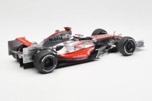 McLaren MP4-22 Mercedes #1 F. Alonso Presentation Valencia 2007 Minichamps 1:18 538071871 Kov – obrázek 2 z 6