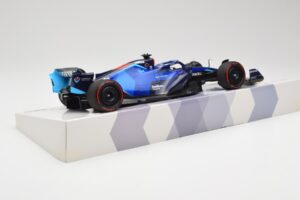 Williams FW44 Mercedes #23 A. Albon Bahrain GP 2022 Case Edition Minichamps 1:18 147220123 Pryskyřice – obrázek 3 z 7