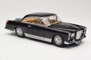 Facel Vega HK500 Černý Sun Star 1:18 3751 Kov – obrázek 6 z 8