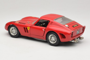 Ferrari 250 GTO Červený Bburago 1:18 B003 Kov – obrázek 7 z 8