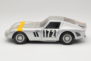 Ferrari 250 GTO #172 Tour de France 1964 Bburago 1:18 7011 Kov – obrázek 4 z 8