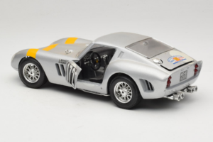 Ferrari 250 GTO #172 Tour de France 1964 Bburago 1:18 7011 Kov – obrázek 5 z 8