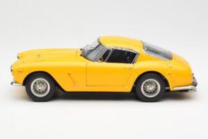 Ferrari 250 GT SWB Žlutý CMC 1:18 M-054 Kov – obrázek 3 z 6