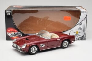 Ferrari 250 GT California Spider LWB Tmavě Červený Hot Wheels 1:18 25727 Kov – obrázek 8 z 8
