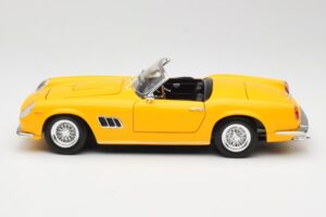 Ferrari 250 GT California Spider Žlutý Hot Wheels 1:18 23905 Kov – obrázek 4 z 8