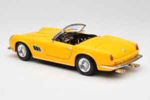 Ferrari 250 GT California Spider Žlutý Hot Wheels 1:18 23905 Kov – obrázek 7 z 8