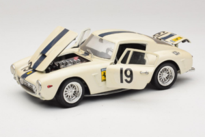 Ferrari 250 GT SWB Berlinette #19 Tour de France Automobile 1961 Eagles Race 1:18 6500 Kov – obrázek 2 z 8