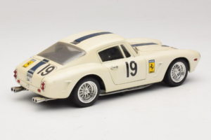 Ferrari 250 GT SWB Berlinette #19 Tour de France Automobile 1961 Eagles Race 1:18 6500 Kov – obrázek 3 z 8