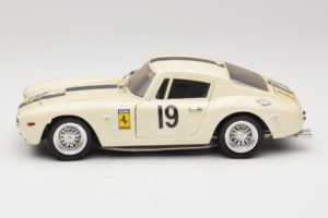 Ferrari 250 GT SWB Berlinette #19 Tour de France Automobile 1961 Eagles Race 1:18 6500 Kov – obrázek 4 z 8