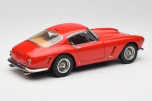 Ferrari 250 GT SWB Červený CMC 1:18 M-046 Kov – obrázek 2 z 6