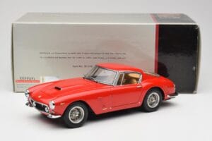 Ferrari 250 GT SWB Červený CMC 1:18 M-046 Kov – obrázek 6 z 6
