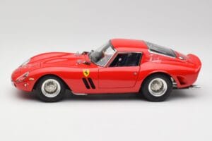 Ferrari 250 GTO London Show Červený CMC 1:18 M-256 Kov – obrázek 3 z 6