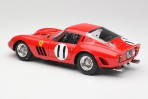 Ferrari 250 GTO #11 J. Surtees / M. Parkes Paris 1000km 1962 CMC 1:18 M-249 Kov – obrázek 5 z 6