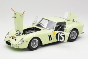 Ferrari 250 GTO #15 S. Moss / I. Ireland Goodwood Tourist Trophy Winner 1962 Kyosho 1:18 08438C Kov – obrázek 2 z 8