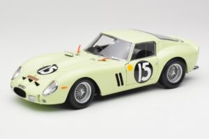 Ferrari 250 GTO #15 S. Moss / I. Ireland Goodwood Tourist Trophy Winner 1962 Kyosho 1:18 08438C Kov