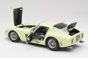 Ferrari 250 GTO #15 S. Moss / I. Ireland Goodwood Tourist Trophy Winner 1962 Kyosho 1:18 08438C Kov – obrázek 5 z 8