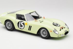 Ferrari 250 GTO #15 S. Moss / I. Ireland Goodwood Tourist Trophy Winner 1962 Kyosho 1:18 08438C Kov – obrázek 6 z 8