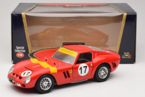 Ferrari 250 GTO #17 Bburago Sammlerborse Červený Bburago 1:18 3007-P1 Kov – obrázek 8 z 8