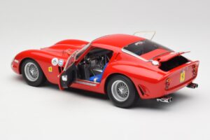 Ferrari 250 GTO #18 P. Rodriguez Daytona Continental 3 Hours Winner 1963 Kyosho 1:18 08438F Kov – obrázek 5 z 8