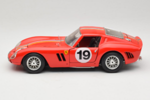 Ferrari 250 GTO #19 Červený Pruhy 1962 Bburago 1:18 3011-P3 Kov – obrázek 4 z 8