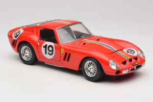 Ferrari 250 GTO #19 Červený Pruhy 1962 Bburago 1:18 3011-P3 Kov – obrázek 6 z 8