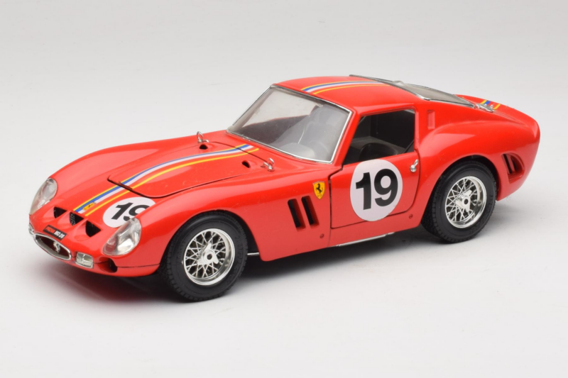 Ferrari 250 GTO #19 Červený Pruhy 1962 Bburago 1:18 3011-P3 Kov
