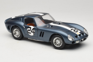 Ferrari 250 GTO #24 Modrý Bílý Pruh 1962 Bburago 1:18 3011-B2 Kov – obrázek 6 z 8