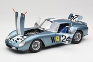 Ferrari 250 GTO #24 P. Rodriguez 12 Hours of Sebring GT3.0 Winner 1962 Kyosho 1:18 08438D Kov – obrázek 2 z 8