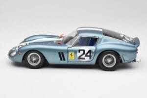 Ferrari 250 GTO #24 P. Rodriguez 12 Hours of Sebring GT3.0 Winner 1962 Kyosho 1:18 08438D Kov – obrázek 4 z 8