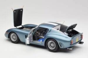 Ferrari 250 GTO #24 P. Rodriguez 12 Hours of Sebring GT3.0 Winner 1962 Kyosho 1:18 08438D Kov – obrázek 5 z 8
