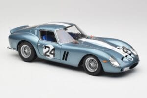Ferrari 250 GTO #24 P. Rodriguez 12 Hours of Sebring GT3.0 Winner 1962 Kyosho 1:18 08438D Kov – obrázek 6 z 8