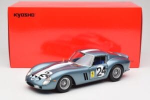 Ferrari 250 GTO #24 P. Rodriguez 12 Hours of Sebring GT3.0 Winner 1962 Kyosho 1:18 08438D Kov – obrázek 8 z 8
