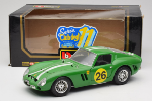 Ferrari 250 GTO #26 Zelený Bílé Pruhy 1962 Bburago 1:18 3011-G3 Kov – obrázek 8 z 8