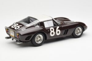 Ferrari 250 GTO #86 Targa Florio 1962 CMC 1:18 M-156 Kov – obrázek 2 z 6