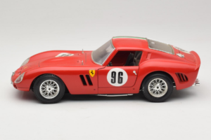 Ferrari 250 GTO #96 Červený Italská Vlajka 1962 Bburago 1:18 3011-P2 Kov – obrázek 4 z 8