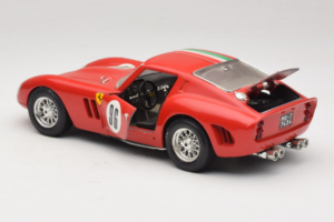 Ferrari 250 GTO #96 Červený Italská Vlajka 1962 Bburago 1:18 3011-P2 Kov – obrázek 5 z 8